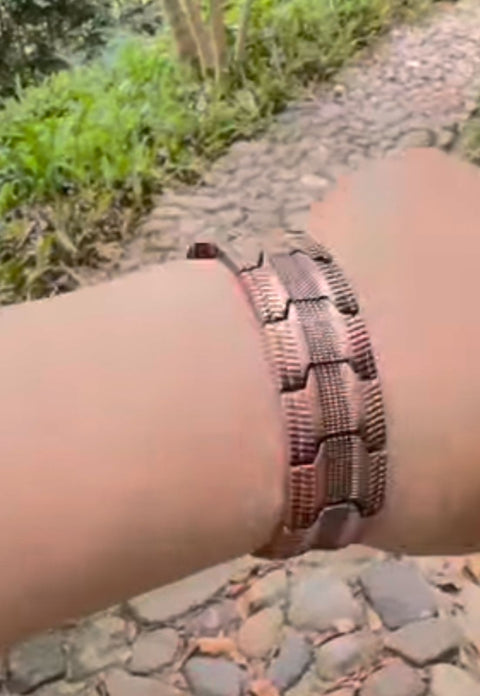Magnetic Therapy Bracelet for Men & Women – Stylish Wellness Wristband